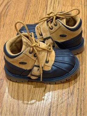 Lugz Kids Navy and Tan Rugged Duck Boots